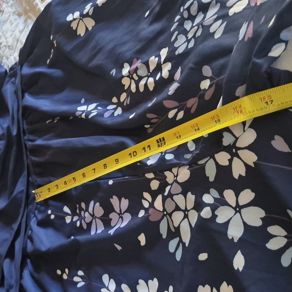 Short Sleeve Navy Floral Jump Suit XL Zipper Back Closure With Pockets New Tags - Picture 10 of 10